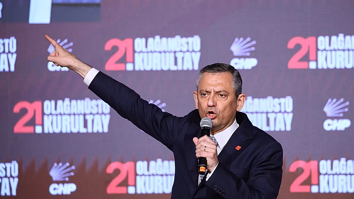 8 soruda Özgür Özel'in yeni partisi: Neler bekleniyor?