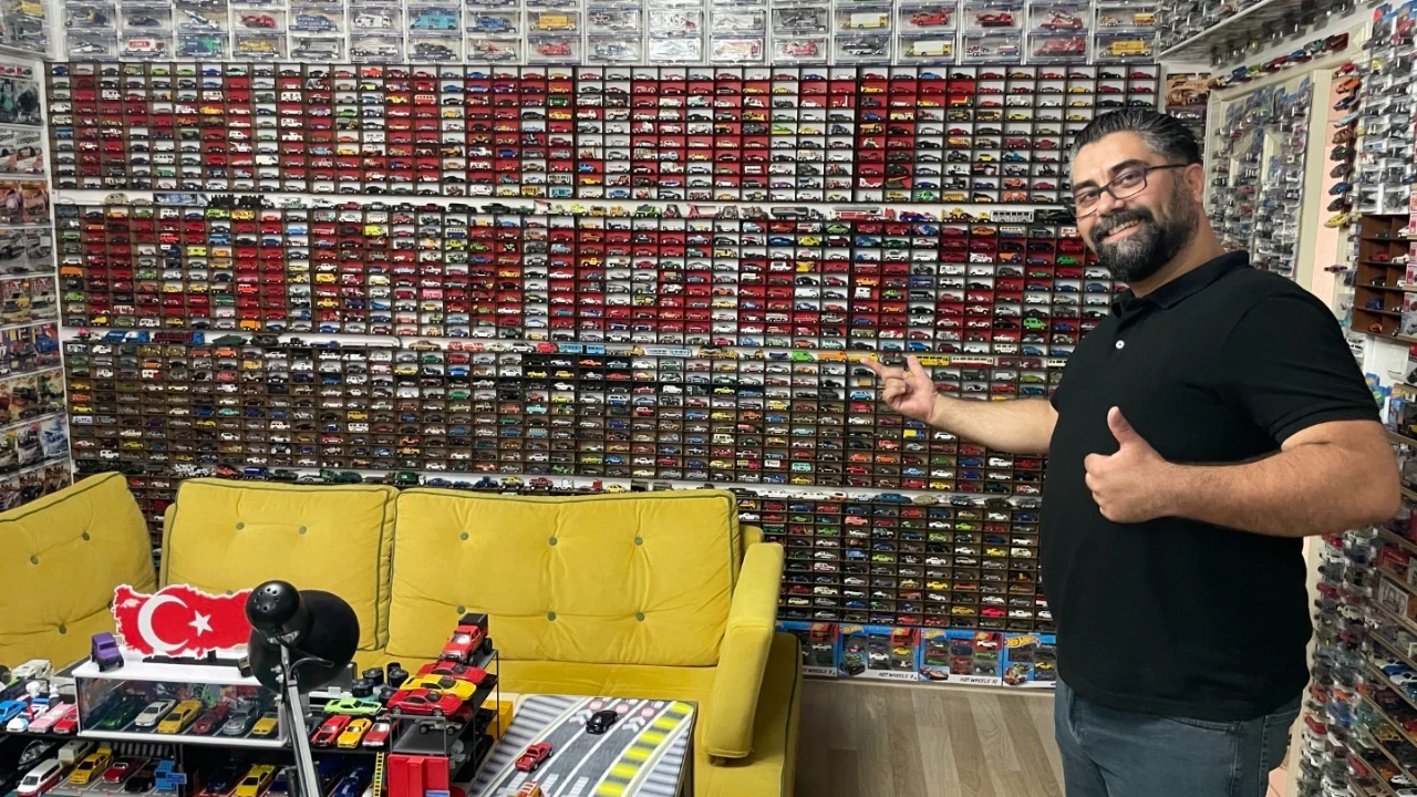 Koleksiyon odasına "terapi odası" diyor: 15 bin tane biriktirdi