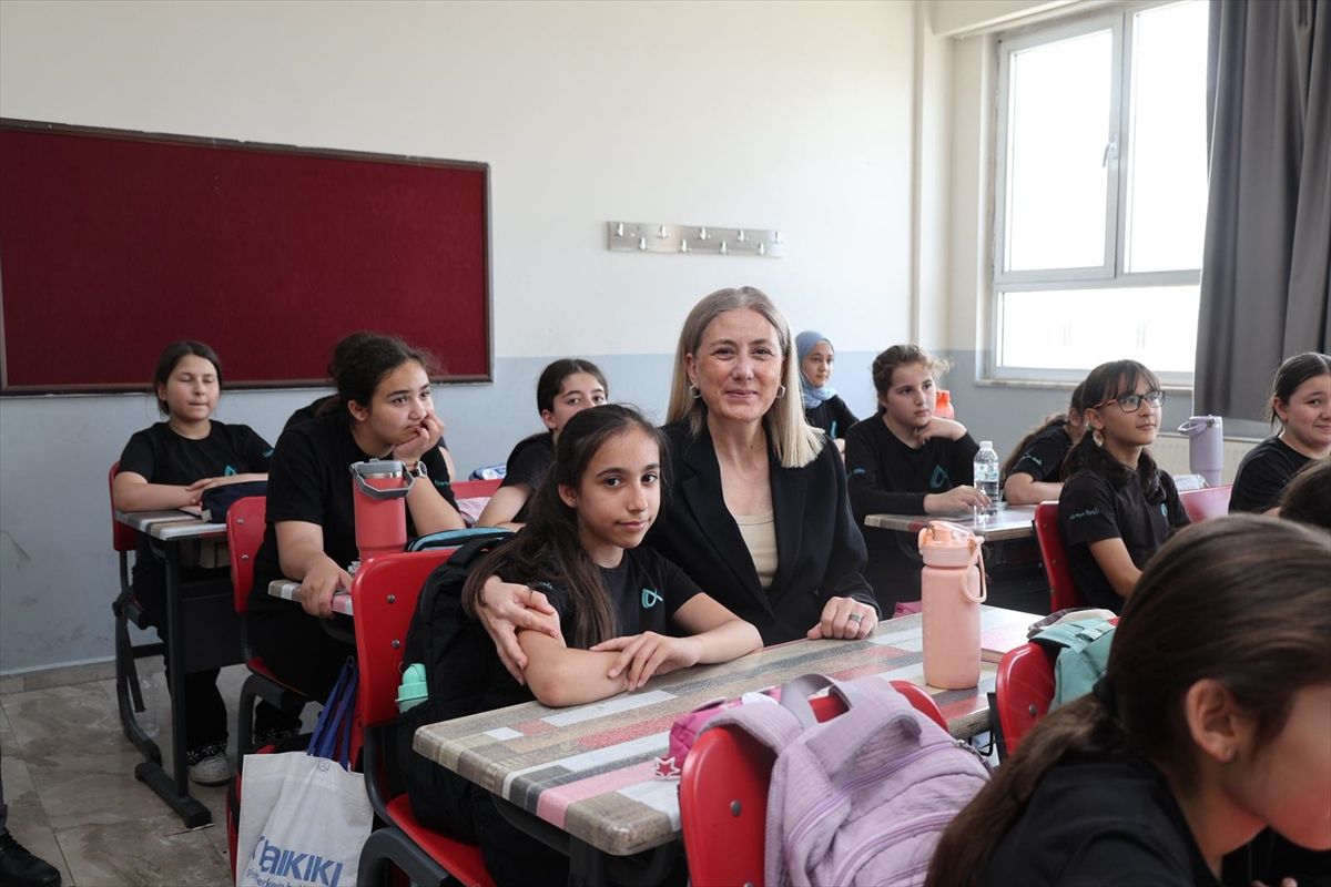 Nazilli Kaymakamı Kan, öğrencilerle bir araya geldi