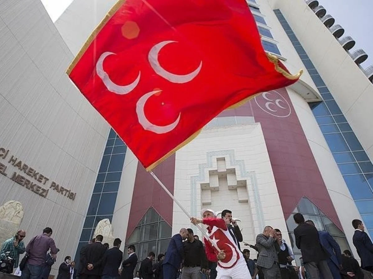 MHP'de 3 ilde daha teşkilat değişimi