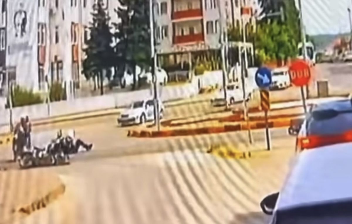 2 yunus polisinin yaralandığı kaza kamerada