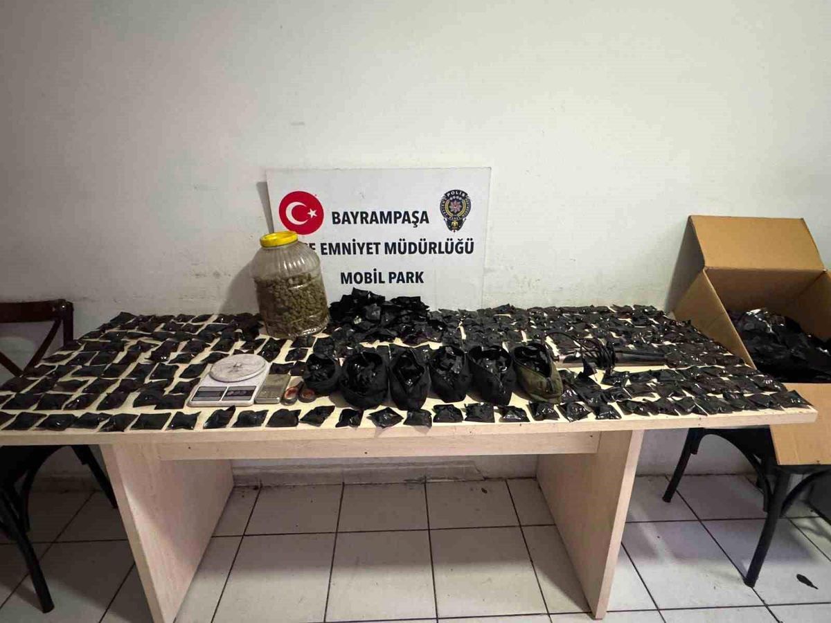 Bayrampaşa'da uyuşturucu imalathanesine baskın: 2 kilo marihuana ele geçirildi