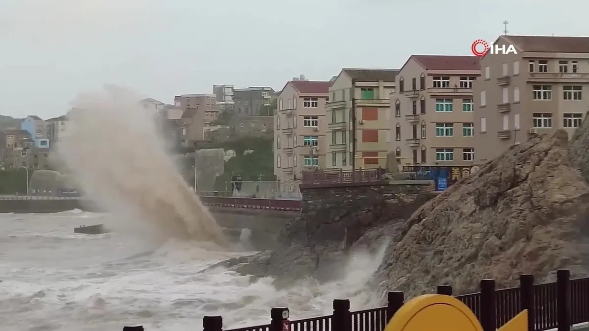 Çin'de Bavi Tayfunu: Zhejiang ve Fujian'da 1,8 milyon kişi tahliye edildi