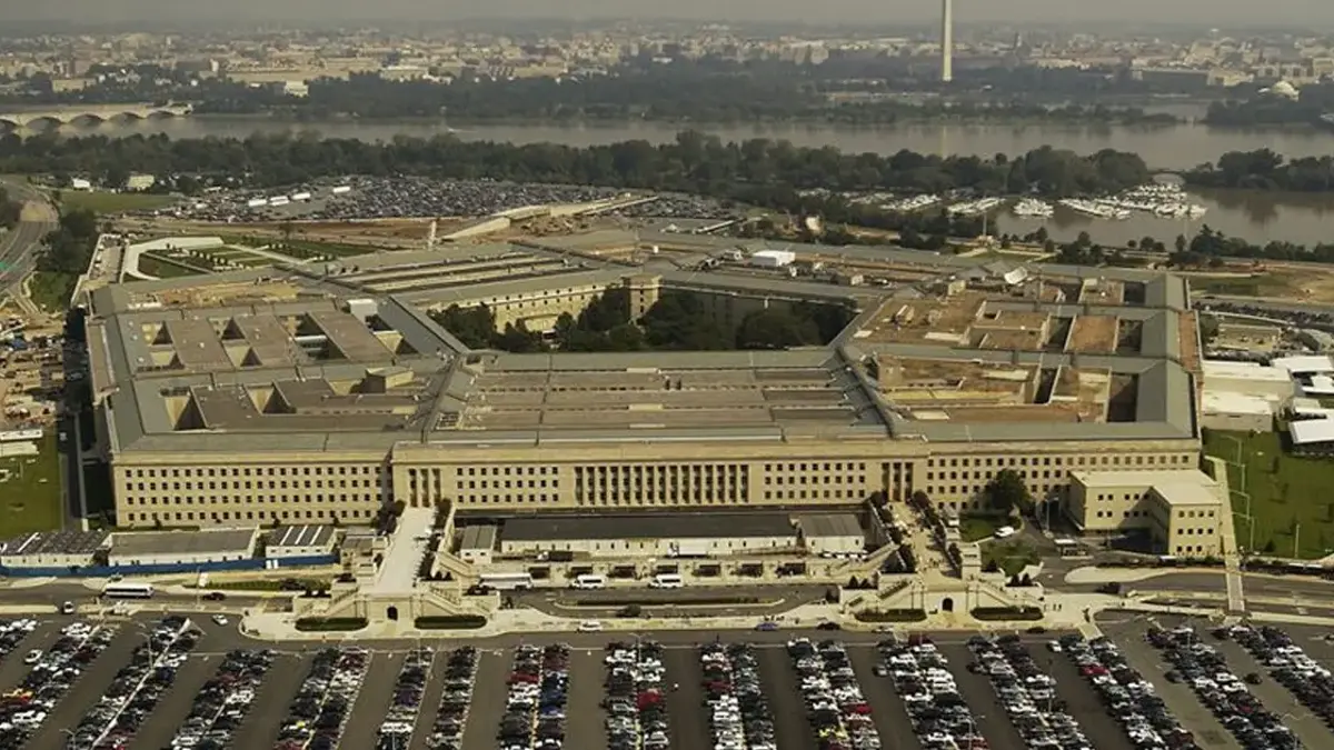 Pentagon’da kimyasal madde alarmı! Çok sayıda kat ve koridor tahliye edildi