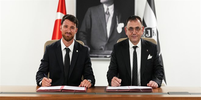 Beşiktaş, milli futbolcu Salih Özcan'la sözleşme imzaladı