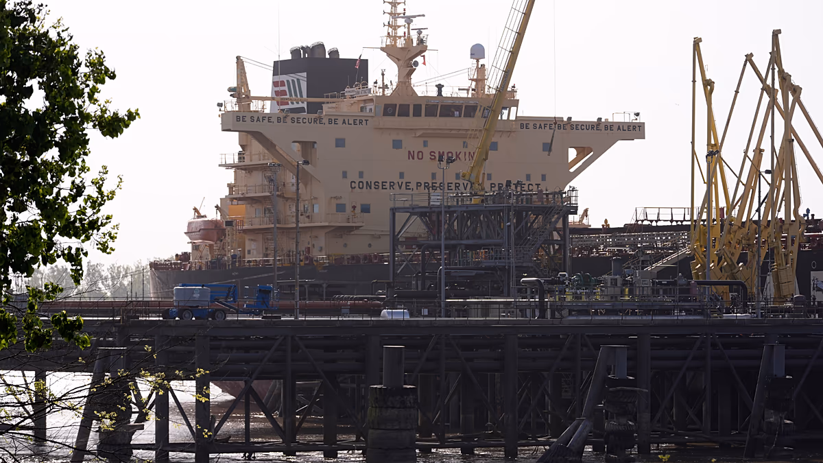 Brent petrolü İran savaşı başlayalı ilk kez 74 doların altına indi