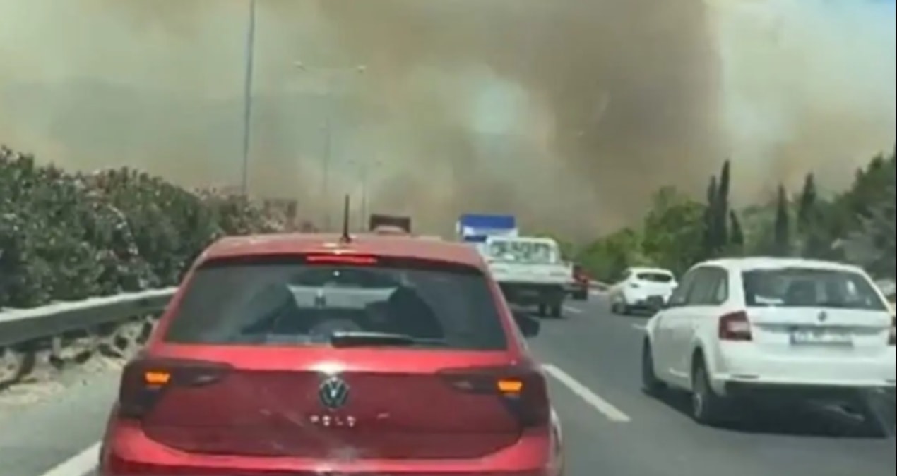 Manisa'da korkutan görüntüler! Dumanlar gökyüzüne yayıldı