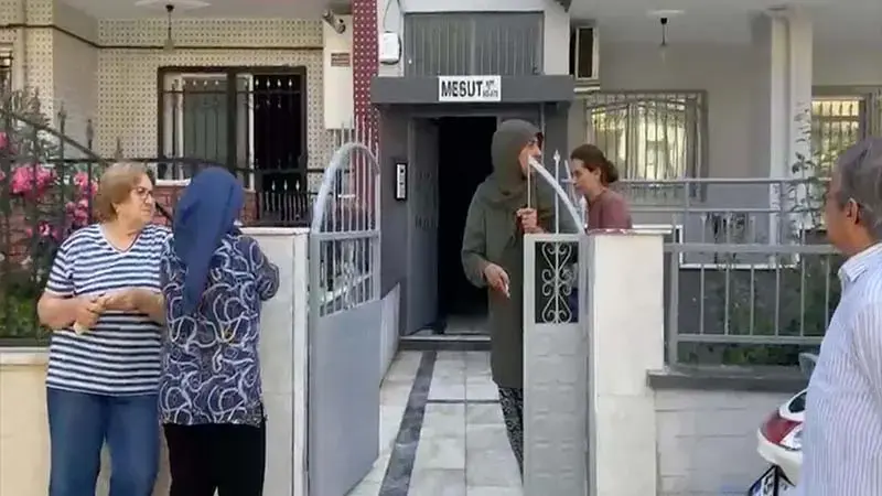 Tartıştığı boşanma aşamasındaki eşini öldürdü, kızını yaraladı