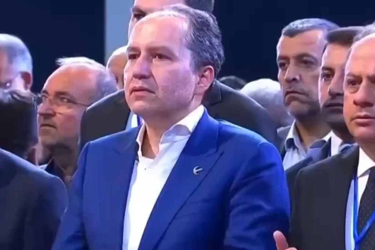 Hamaney'in cenaze töreninde Erbakan gözyaşlarını tutamadı