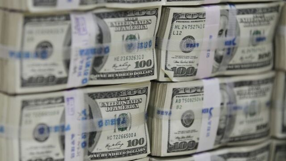 Küresel merkez bankaları dolar rezervlerini azaltmayı planlıyor