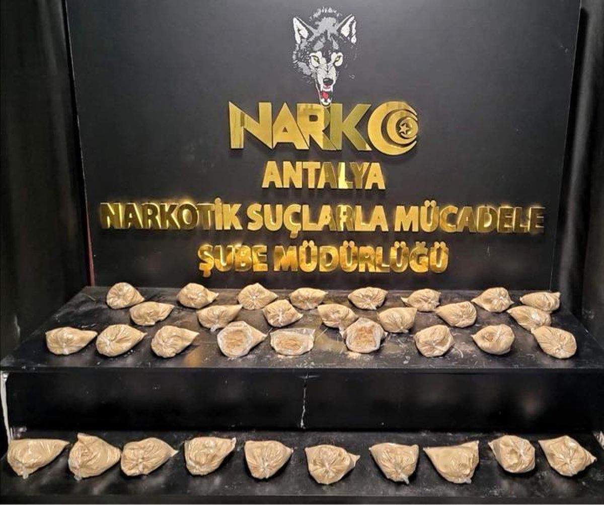 Antalya'da 16,6 kilogram eroin ele geçirildi