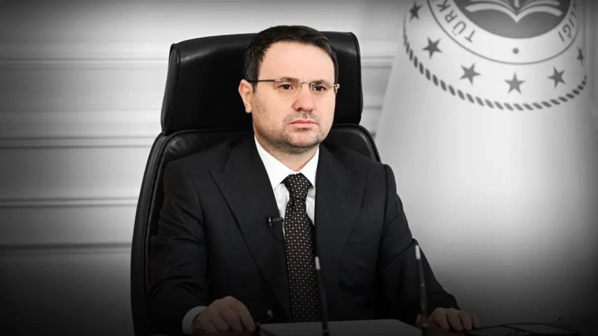 Bakan Gürlek'ten Amor'a sert tepki: "Kimse Türk mahkemelerine parmak sallayamaz"