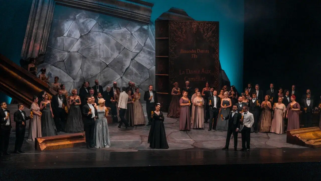 17. Uluslararası İstanbul Opera ve Bale Festivali'nde 'La Traviata' sahnelendi