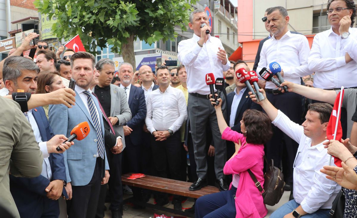 Özel: Bir bankın üzerindeyiz ama milletin gönlündeyiz