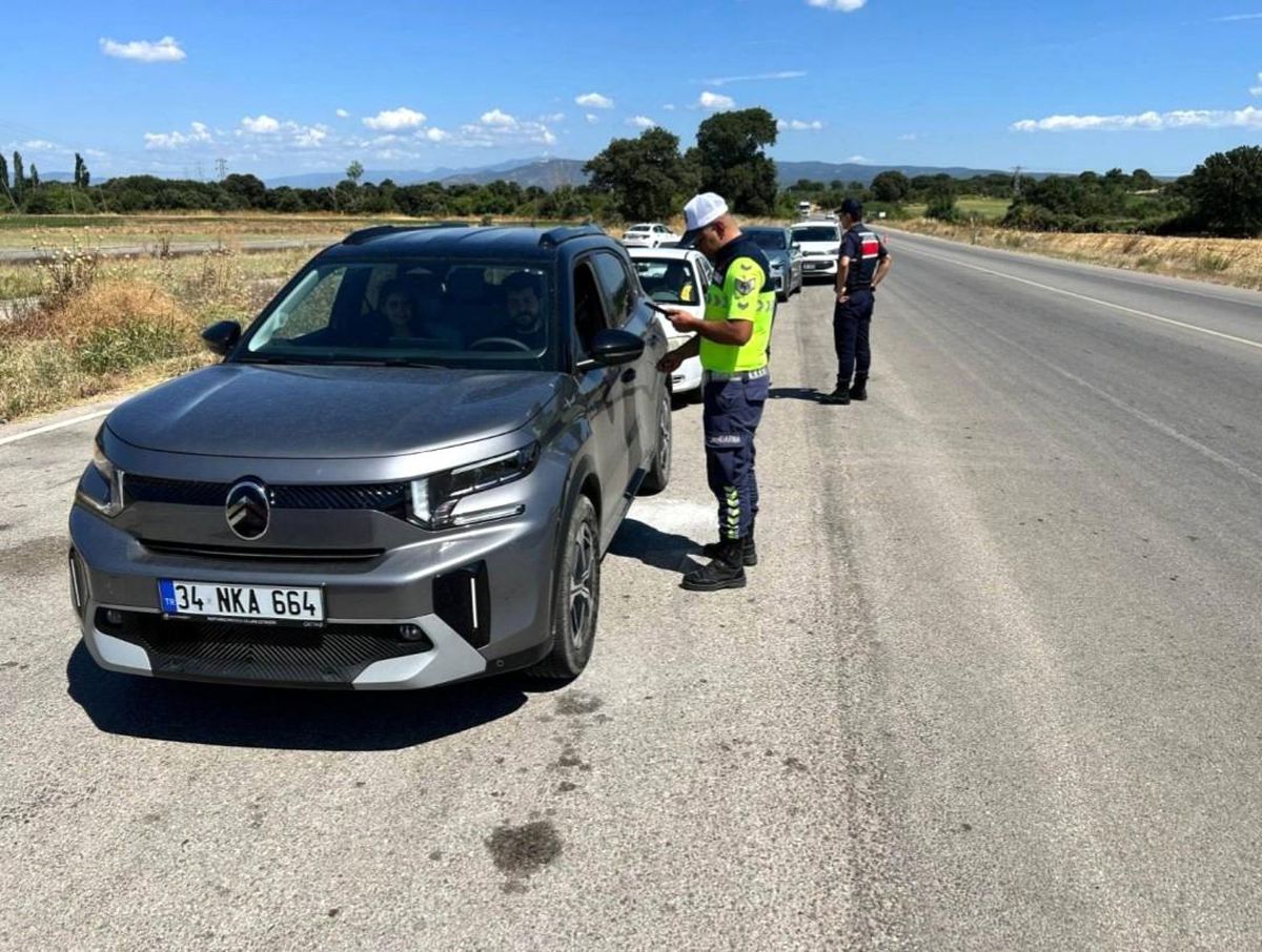 Çanakkale'de jandarma ekiplerince trafik denetimi