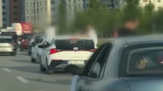 Düğün konvoyundaki tehlikeli yolculuk kamerada