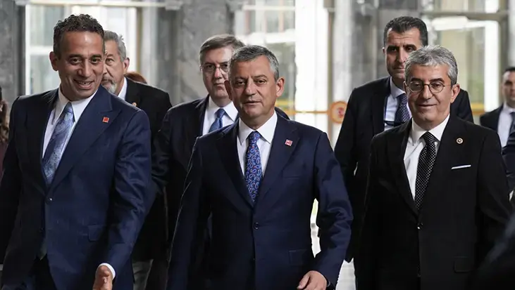 SON DAKİKA CHP Parti Meclisi istifa depremiyle toplandı! İşte alınan karar