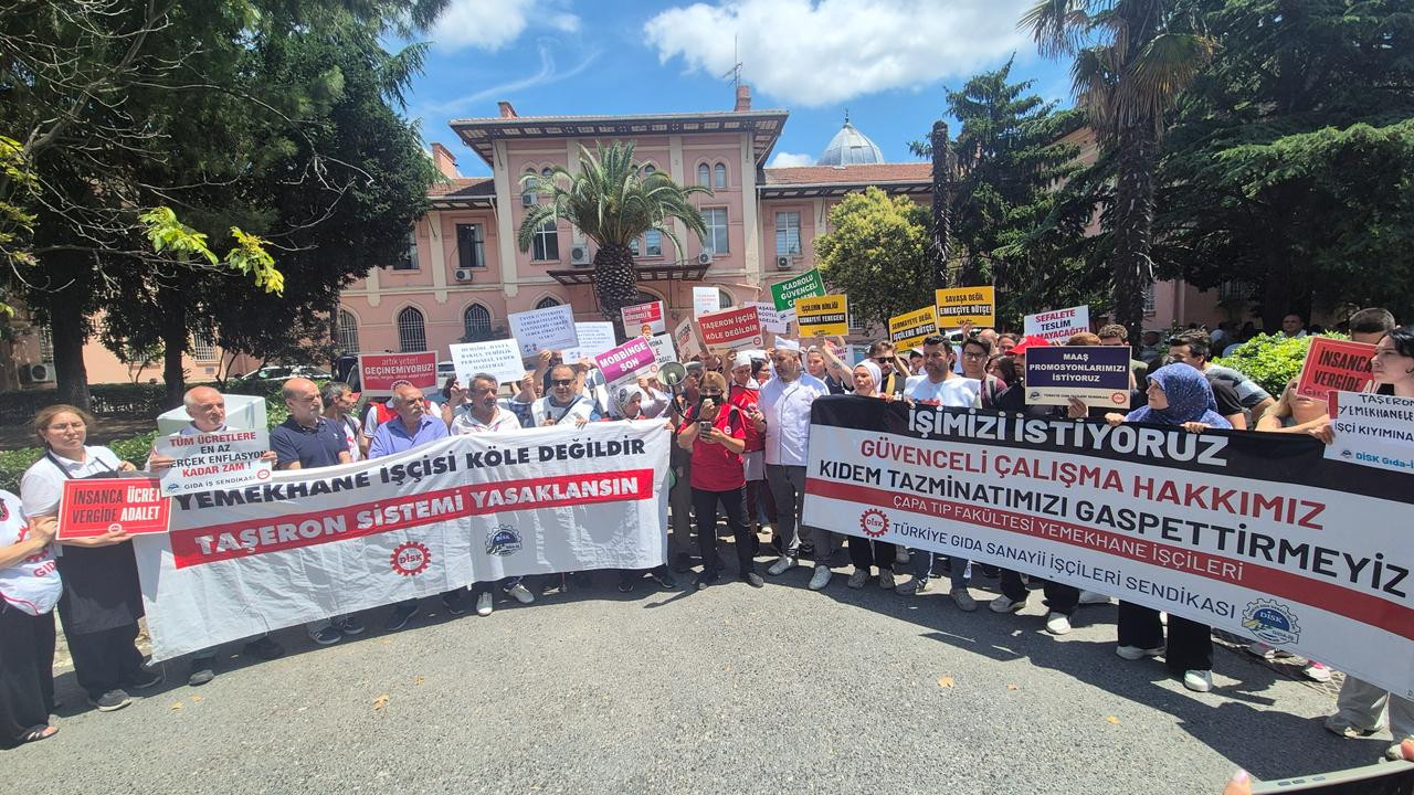 Çapa'da yemekhane işçileri: ‘Ortada bırakıldık, yönetim sorumluluk almıyor’