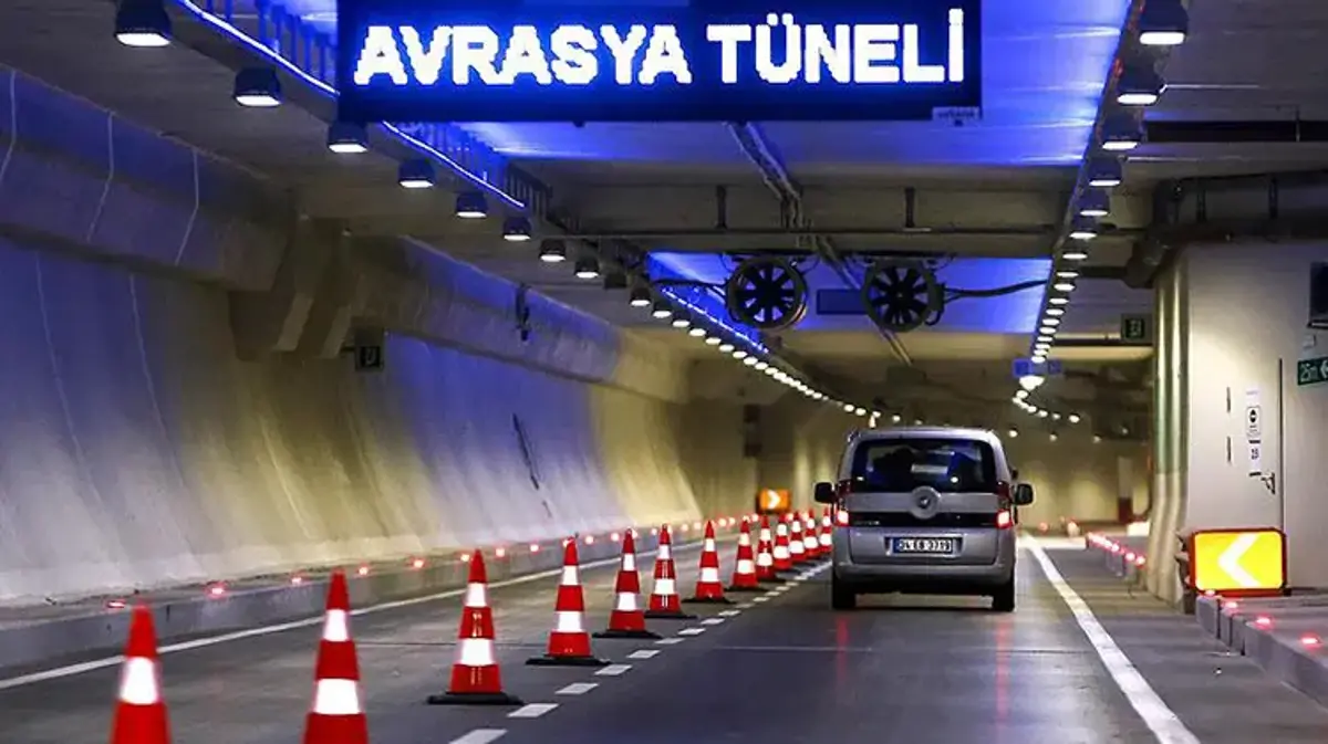 AVRASYA TÜNELİ’NDE NE OLDU? Avrasya Tüneli Neden Kapatıldı? Tünel Yeniden Trafiğe Açıldı mı? İşte Son Dakika Gelişmeleri