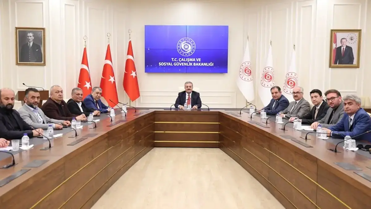 Eylem yapan Doruk Madencilik işçileri işverenle uzlaştı