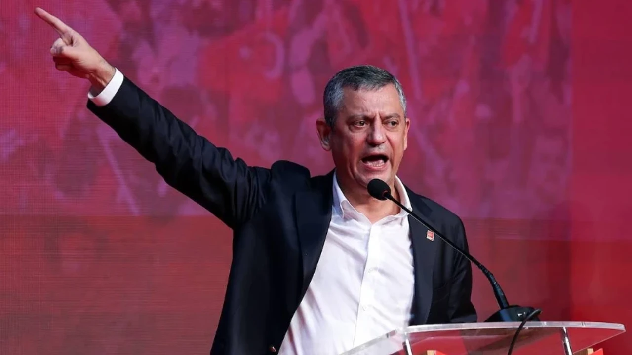 Özel'in yeni partisi için dikkat çeken ayrıntı! Kuruluş için sembolik tarihler seçildi
