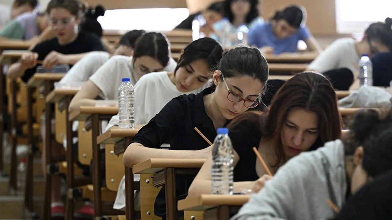 YKS'de yerleştirme sistemi değişti: Aynı sınıfta iki oturum dönemi sona erdi
