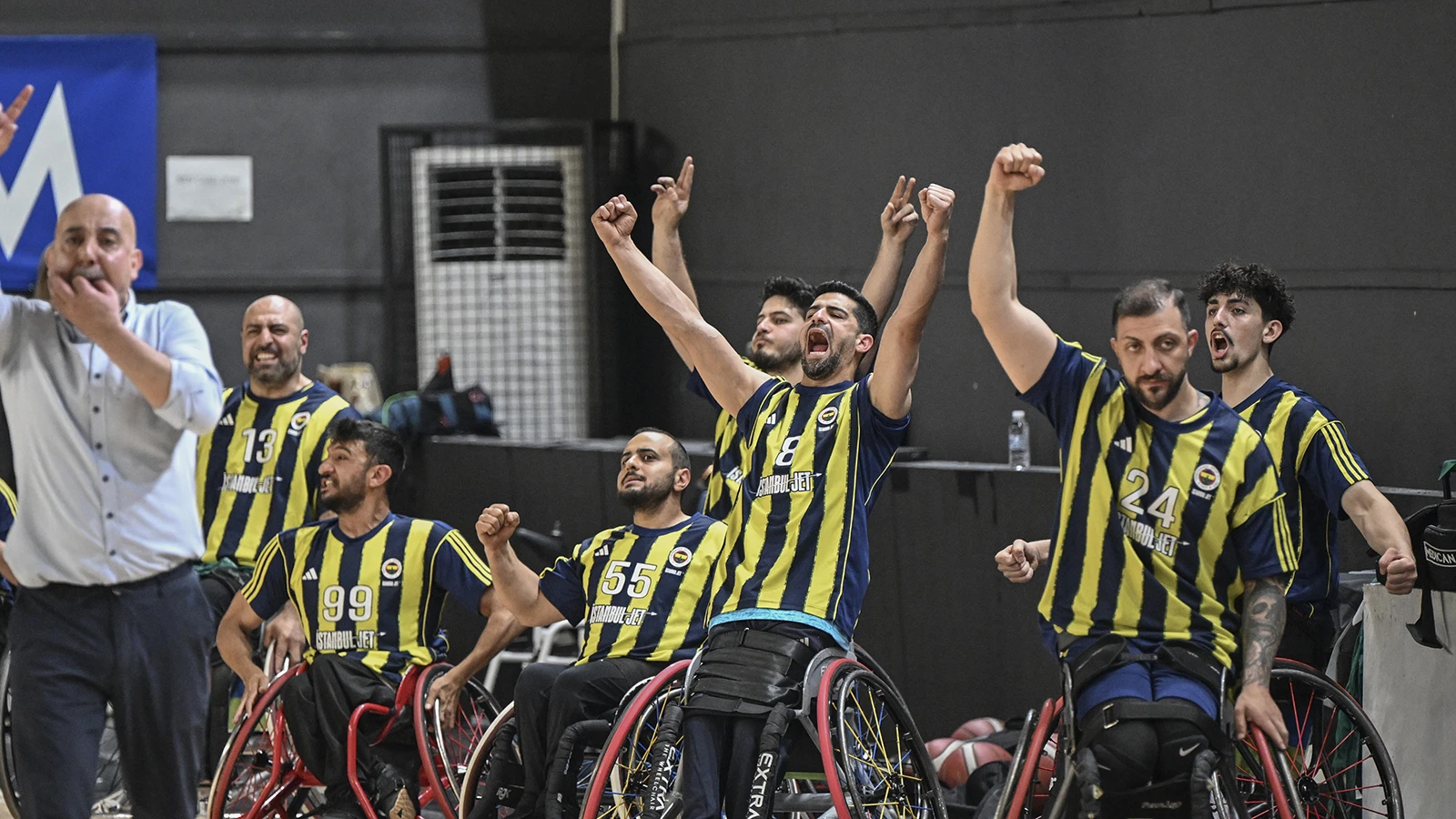 Fenerbahçe, Beşiktaş'ı yenerek Tekerlekli Sandalye Basketbol Süper Ligi'nde şampiyon oldu