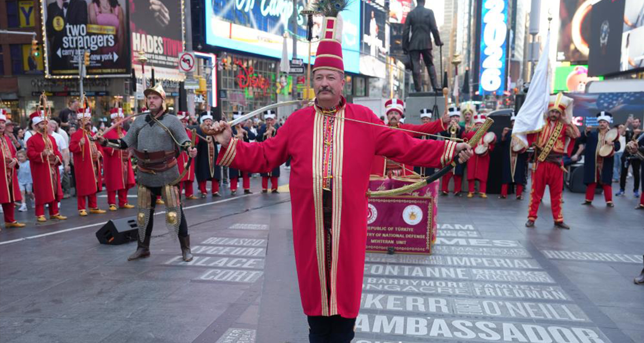 Mehter Takımı New York’un Times Meydanı'nda büyük ilgi gördü
