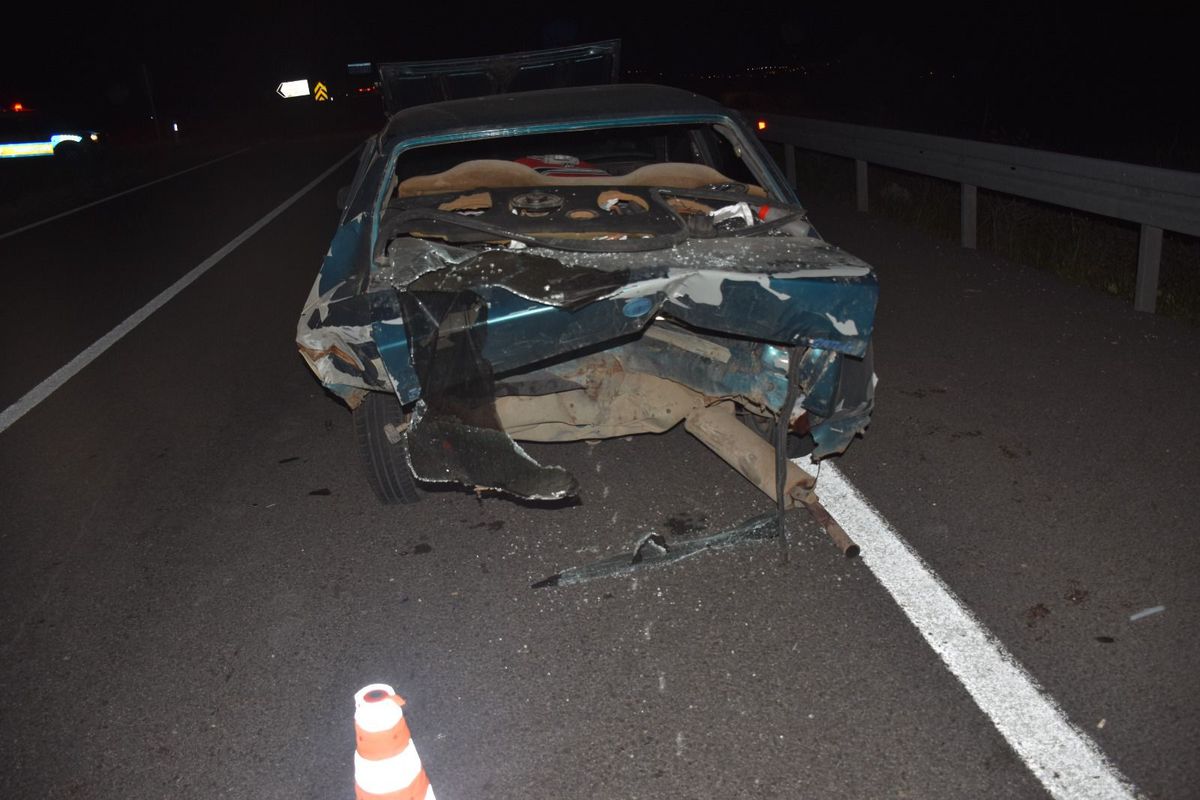 Kırıkkale'de otomobil, arıza yapan otomobile çarptı: 6 yaralı