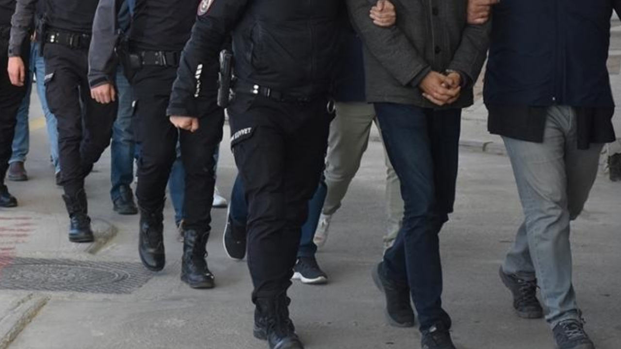 Sultanbeyli ile Sancaktepe'de uyuşturucu operasyonu! 9 kişi gözaltına alındı
