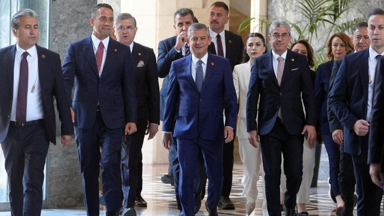Özgür Özel'in yol haritası netleşti! Yeni parti için tarih belli oldu…