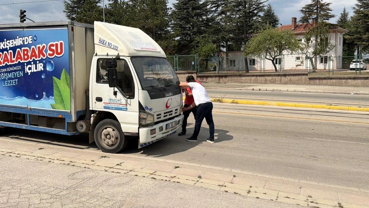 Eskişehir'de yürek yakan kaza: Annesinin yanında kamyon çarptı