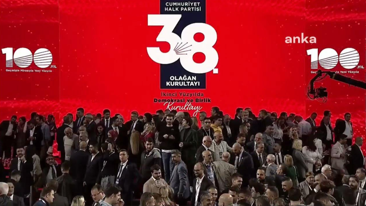 CHP delegeleri olağanüstü kurultay için mahkemeye başvurdu