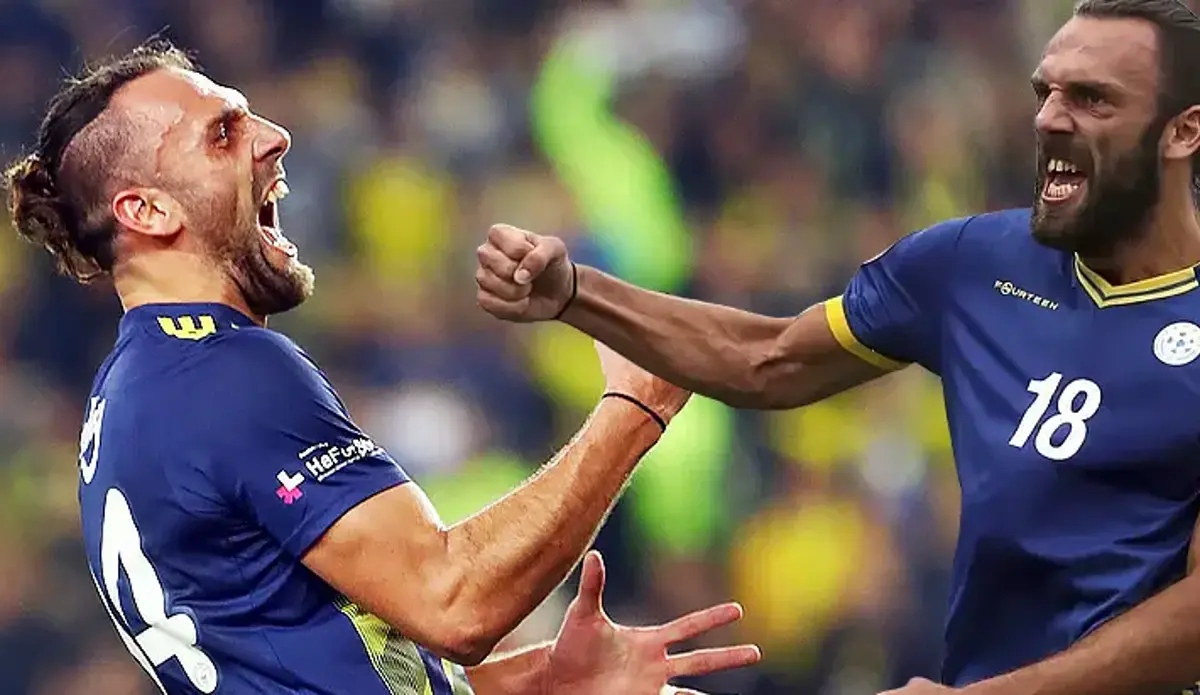 Fenerbahçe Vedat Muriqi'yi resmen açıkladı! Kosovalı golcü İstanbul'a geldi...