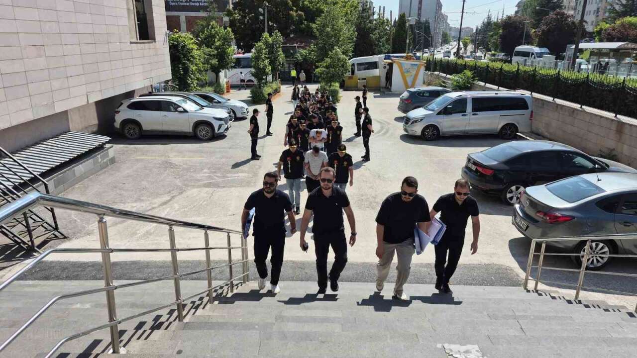 4 ilde dolandırıcılık darbesi: Eskişehir merkezli operasyonda 12 gözaltı