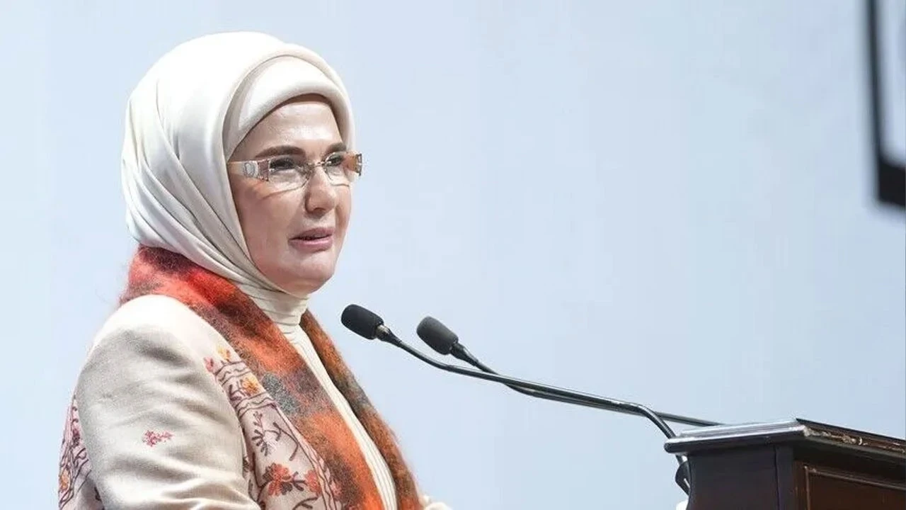 Emine Erdoğan'dan 15 Temmuz paylaşımı: Millet iradesinin sesi oldu