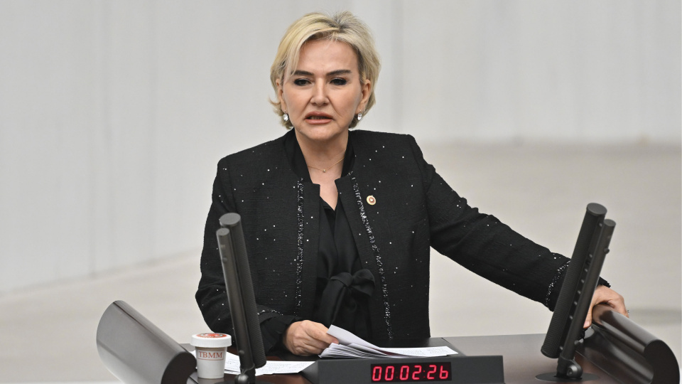Nimet Özdemir, CHP'den istifa etti