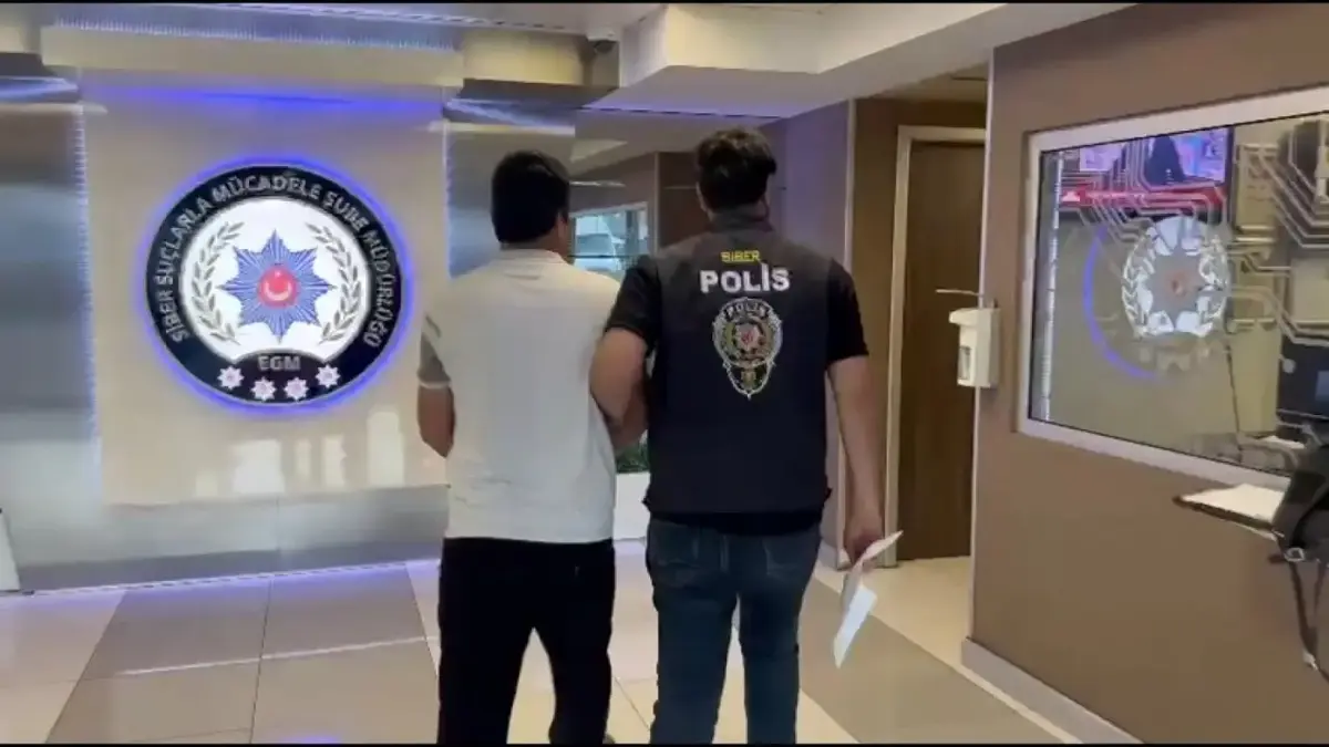ATM dolandırıcılarına darbe: Sahte dolarları sisteme dokmuşlar!