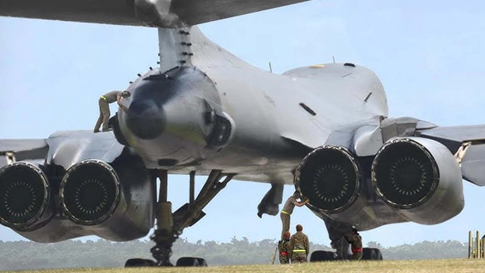 ABD, İran'da yeniden B-1 bombardıman uçakları kullanmaya başladı