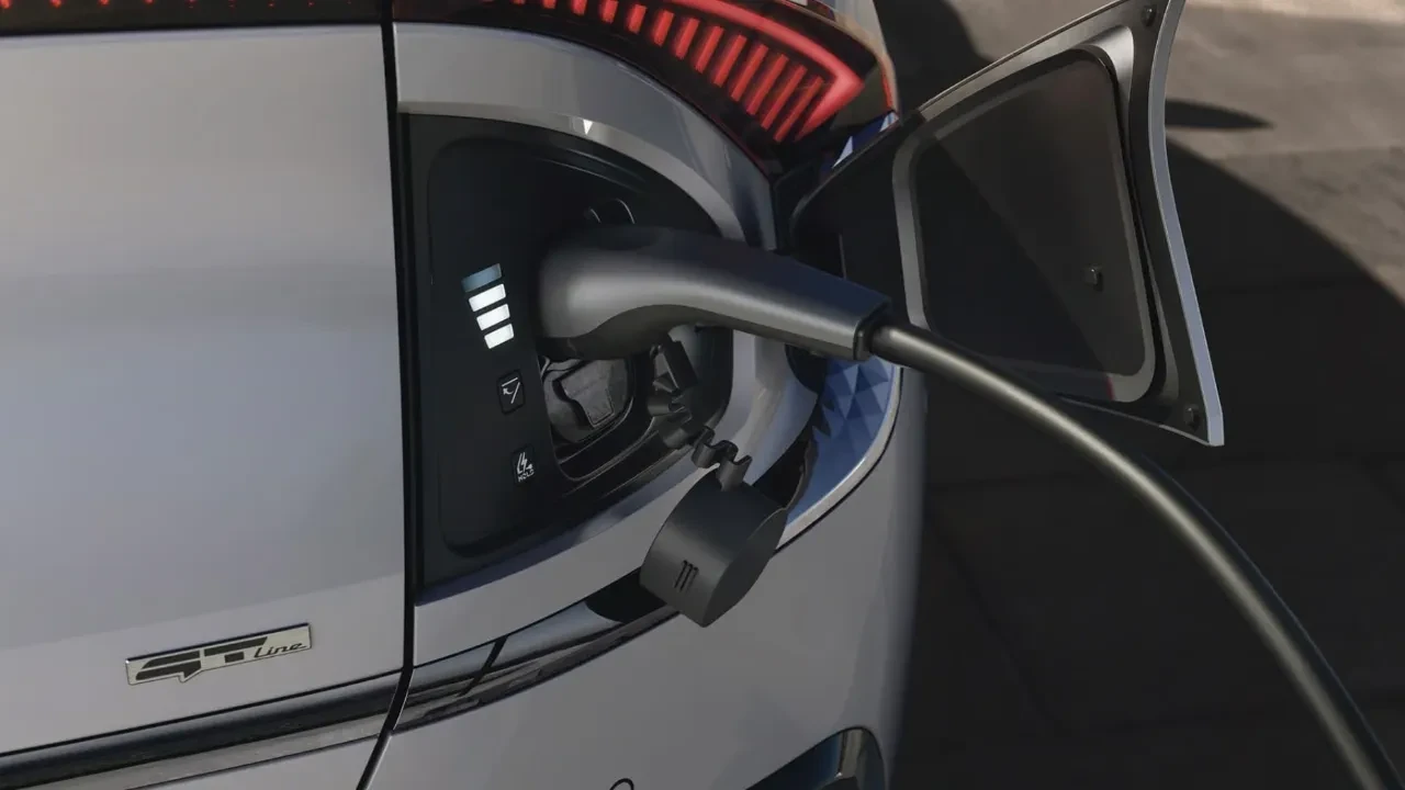 Dikkat bu elektrikli arabalarda yanma tehlikesi var! Hyundai ve Kia araçları için uyardı