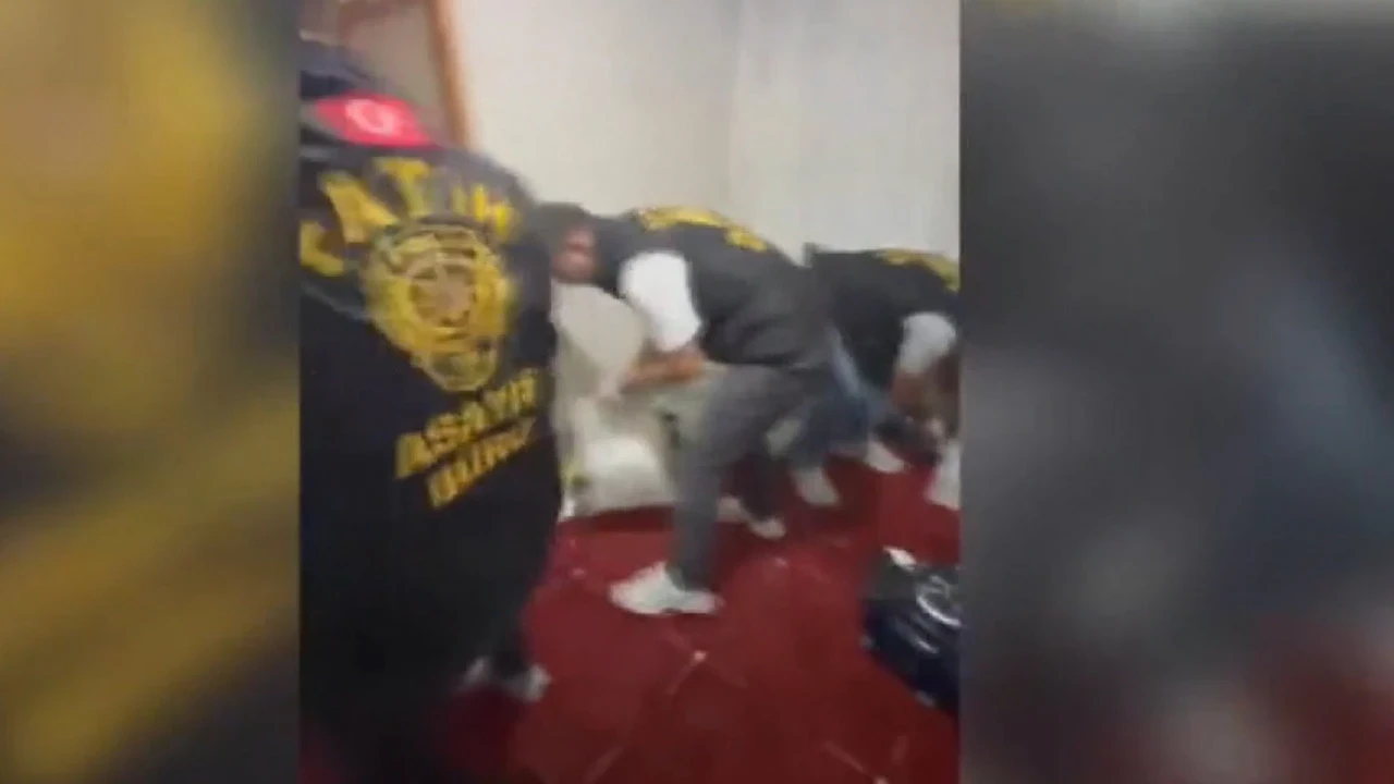 Zehir tacirine bir taşla iki darbe: Fatih'te evi imalathaneye çevirmiş: Tam 31 kilo kokain