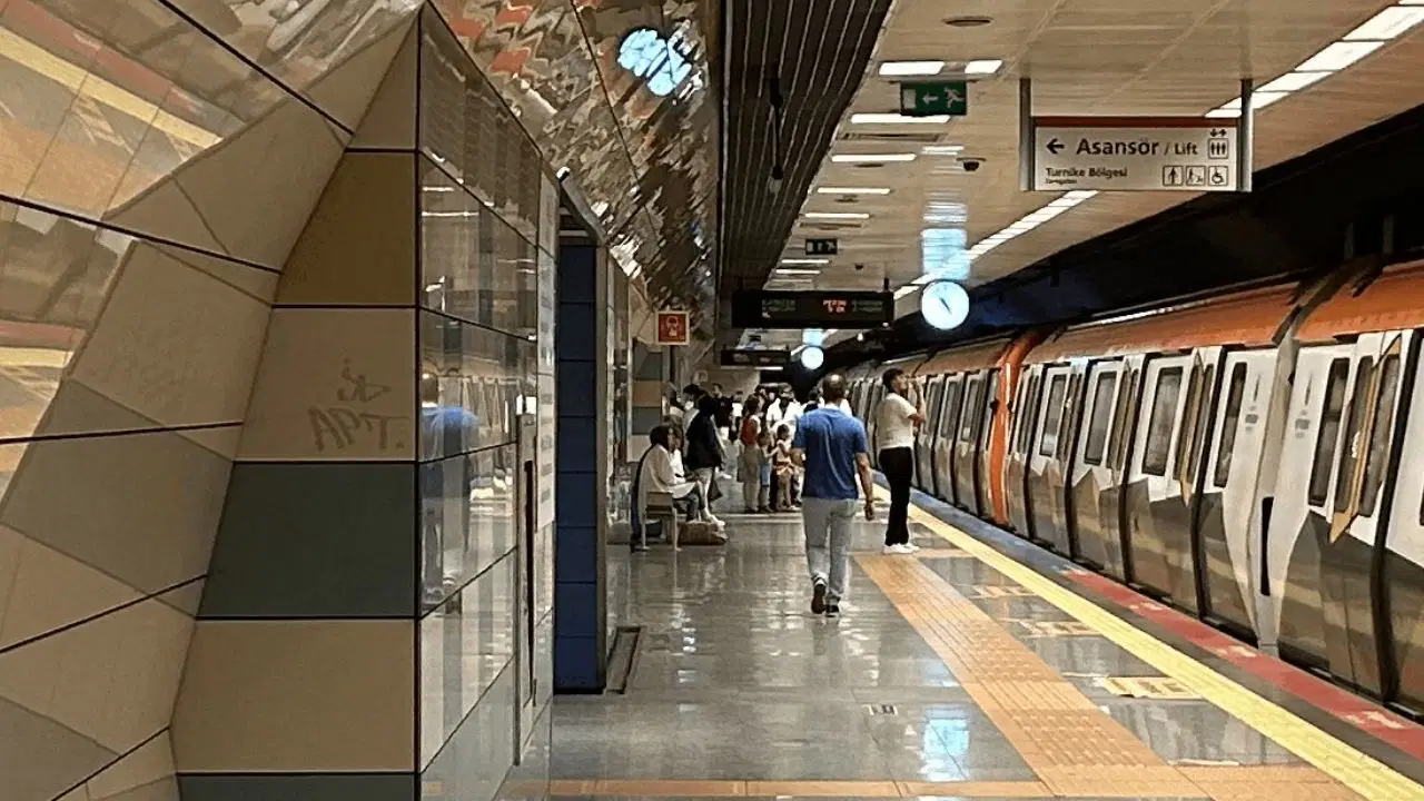 M4 metro hangi duraklar kapalı? M4 duraklar neden kapalı?