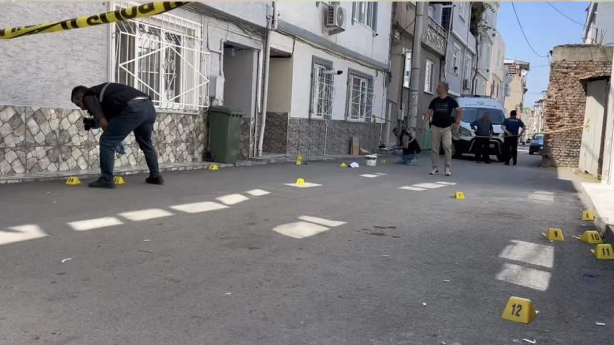 Bursa'da güpegündüz kanlı pusu! Sokakta kurşun yağdırdı