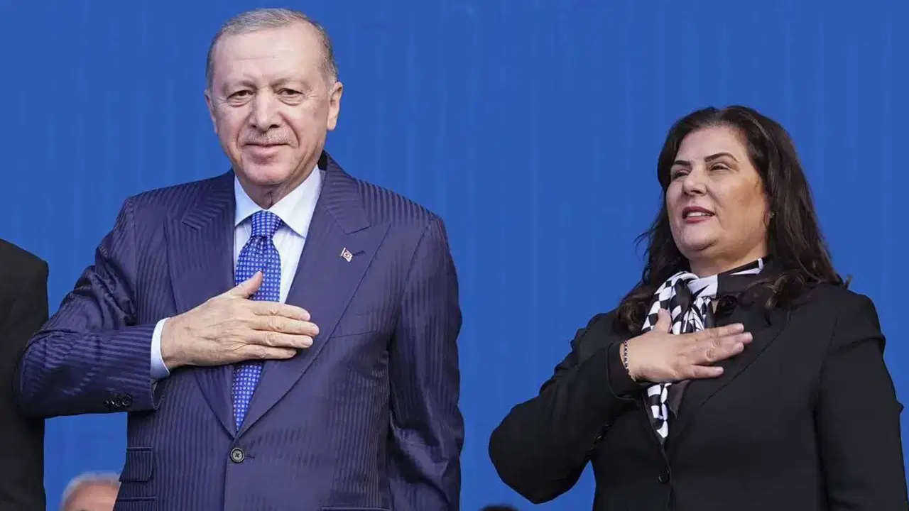 Özlem Çerçioğlu AK'landı