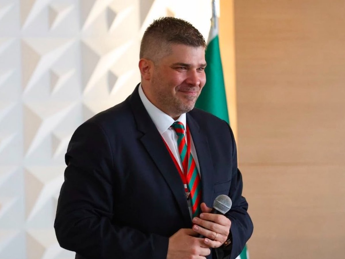 Karşıyaka'da başkanlığa Yiğit Tusder seçildi