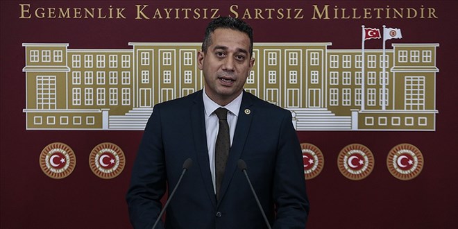 Alevilere yönelik şakaya sert tepki gösteren Başarır Kur'an-ı Kerim'le dalga geçen Göktaş'a sahip çıktı