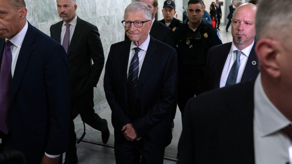 Bill Gates'in Esptein ifadesi: Eşini aldattığı kadınların isimlerini verdi