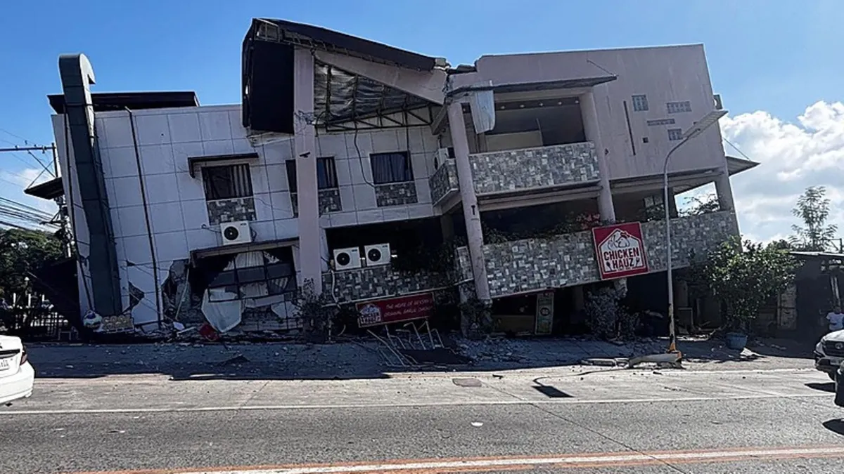 Filipinler'de 7,8 büyüklüğünde deprem! Tsunami uyarısı yapıldı