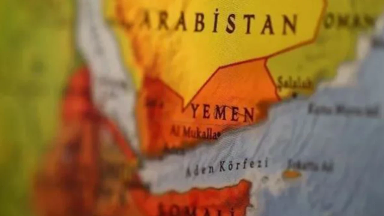 Yemen'de askeri konvoyu hedef alan saldırıda üst düzey bir komutan hayatını kaybetti