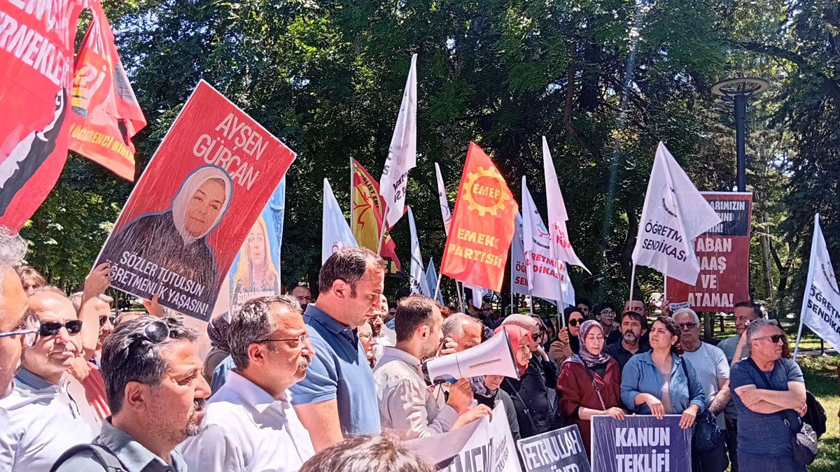 Öğretmenler, Ankara'da açlık grevine başladıklarını duyurdu